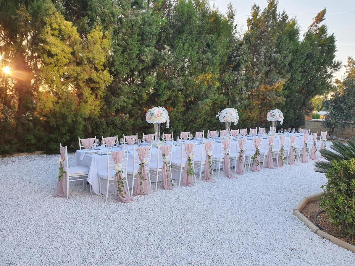 Larnaca Mansion Ideal For 3 Families Or More Εξωτερικό φωτογραφία