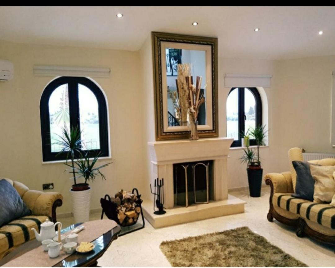 Larnaca Mansion Ideal For 3 Families Or More Εξωτερικό φωτογραφία