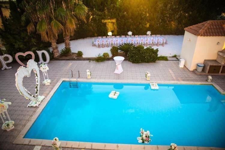 Larnaca Mansion Ideal For 3 Families Or More Εξωτερικό φωτογραφία