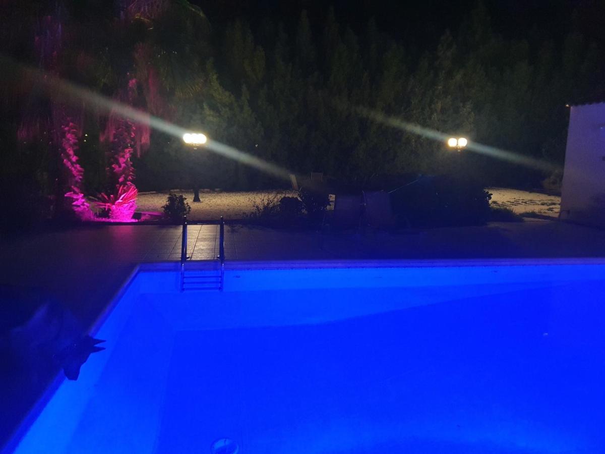 Larnaca Mansion Ideal For 3 Families Or More Εξωτερικό φωτογραφία