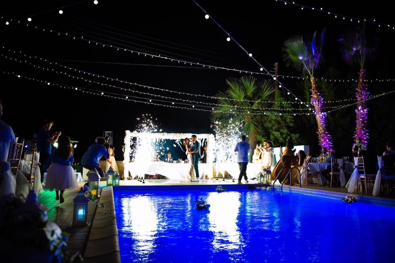 Larnaca Mansion Ideal For 3 Families Or More Εξωτερικό φωτογραφία
