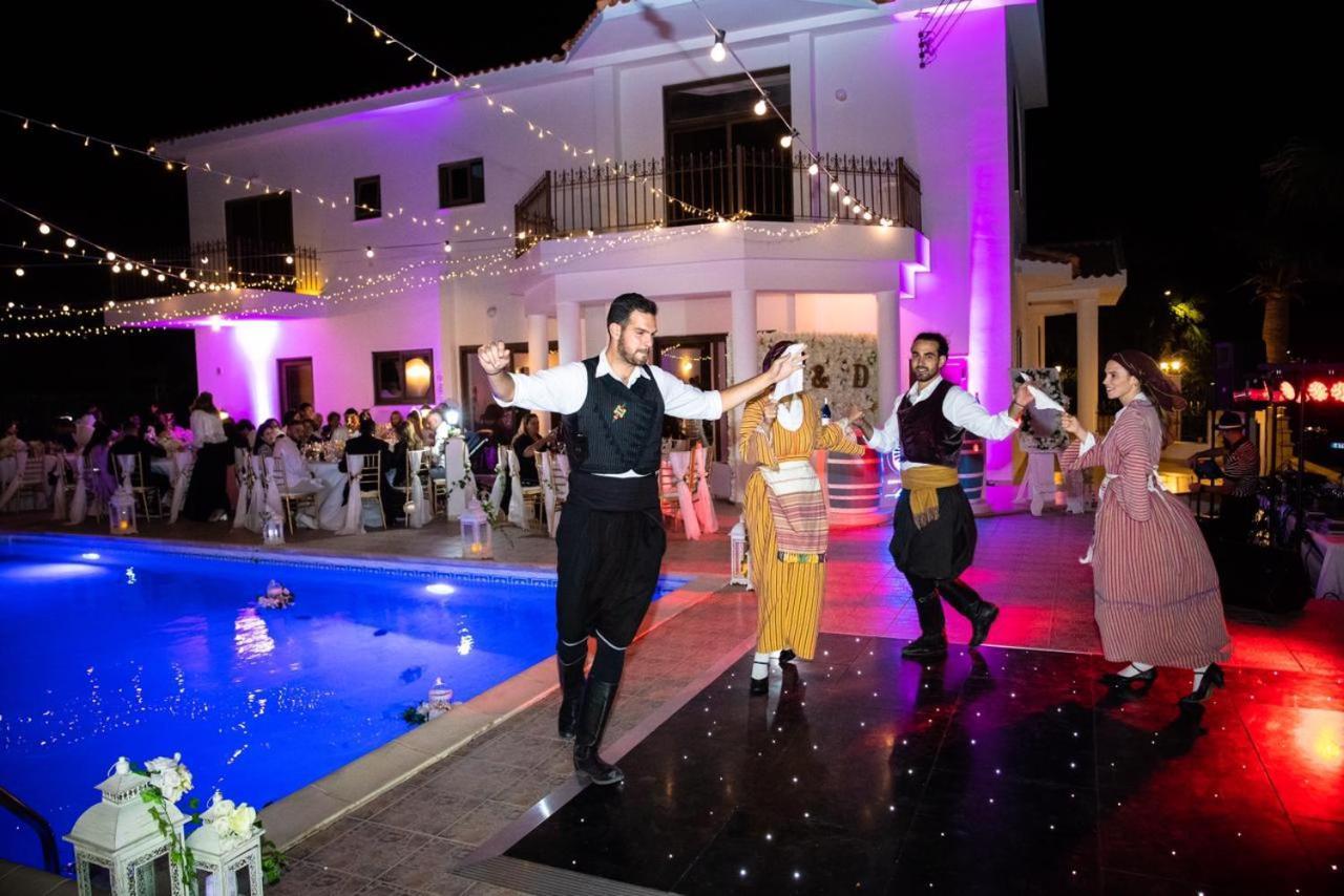 Larnaca Mansion Ideal For 3 Families Or More Εξωτερικό φωτογραφία