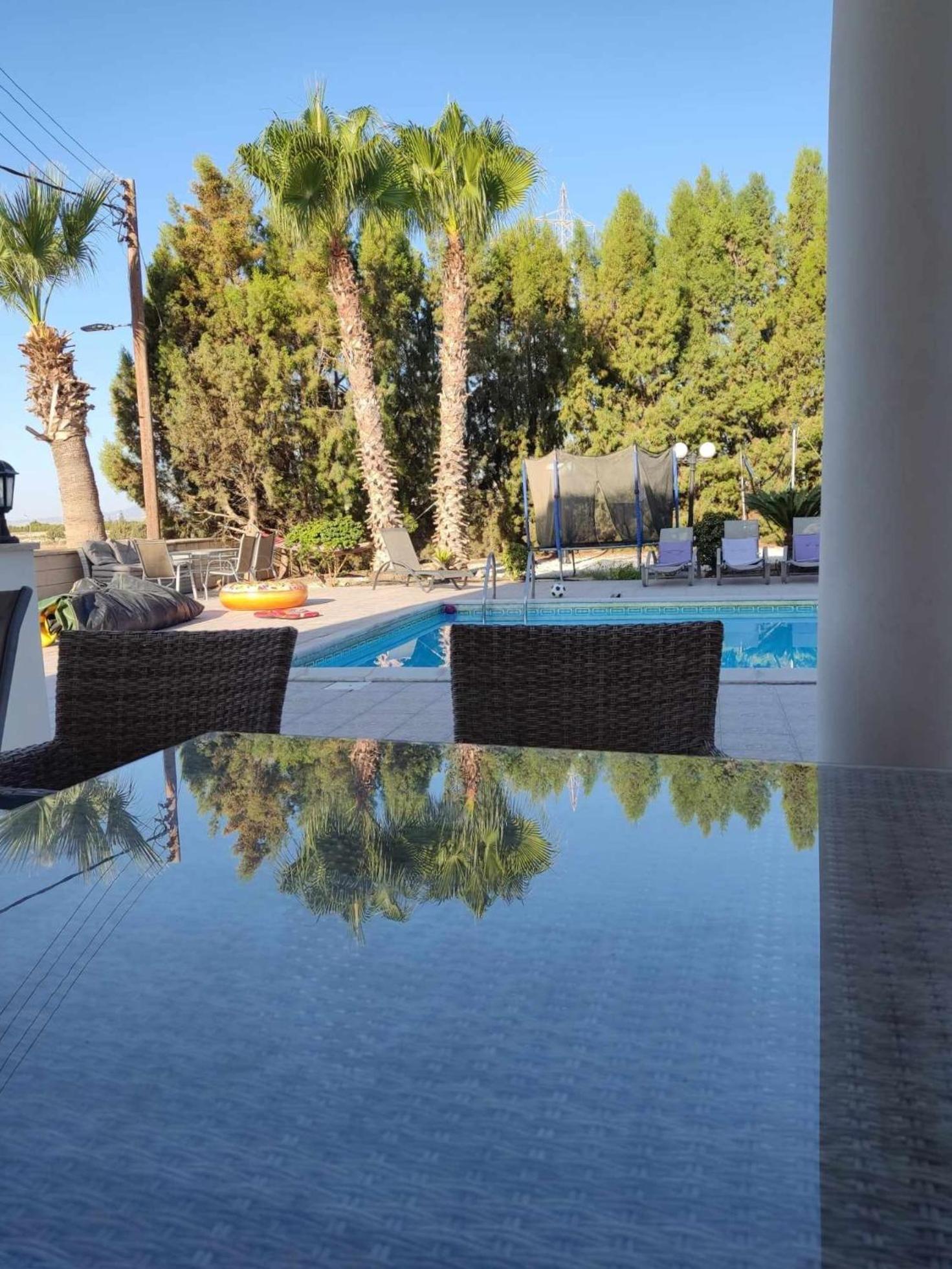 Larnaca Mansion Ideal For 3 Families Or More Εξωτερικό φωτογραφία