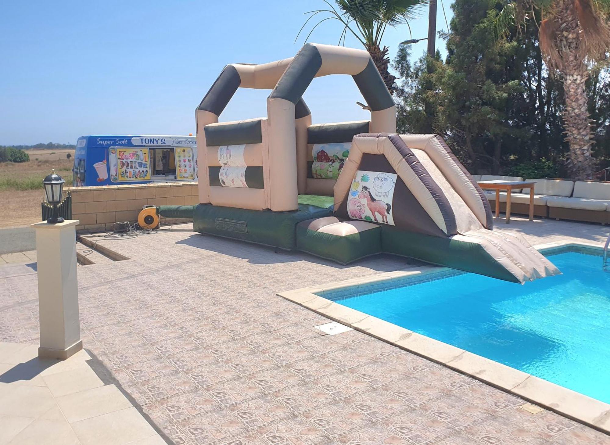 Larnaca Mansion Ideal For 3 Families Or More Δωμάτιο φωτογραφία