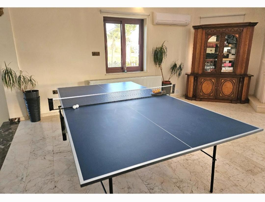 Larnaca Mansion Ideal For 3 Families Or More Εξωτερικό φωτογραφία