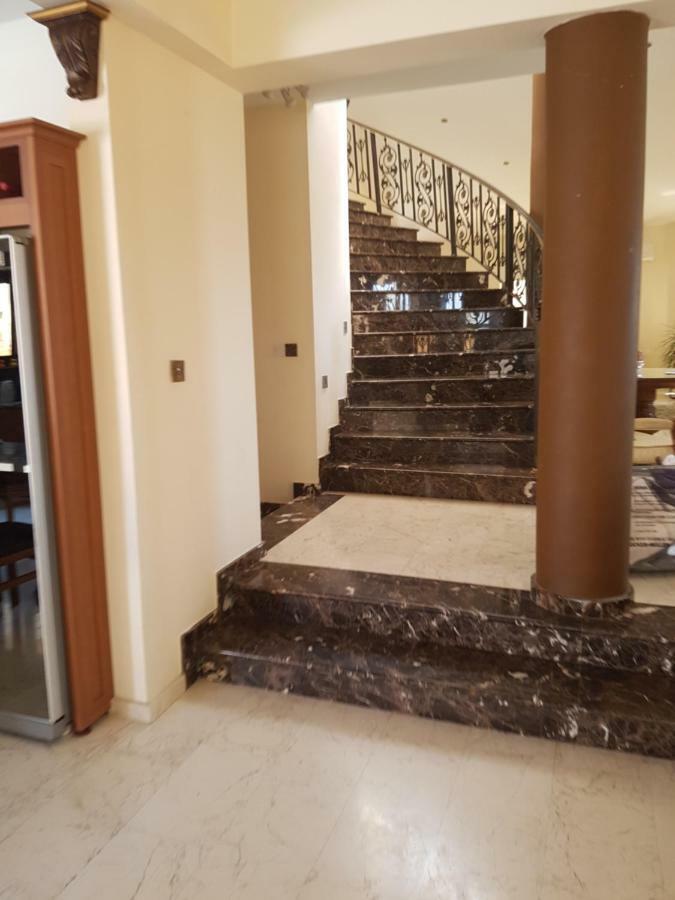 Larnaca Mansion Ideal For 3 Families Or More Εξωτερικό φωτογραφία